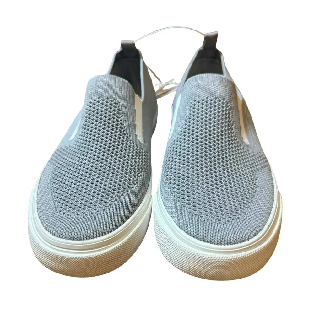 Old Navy Kids Slip On Sneakers Youth Size 1 Gray Knit Mesh Shoes NWT Comfort
